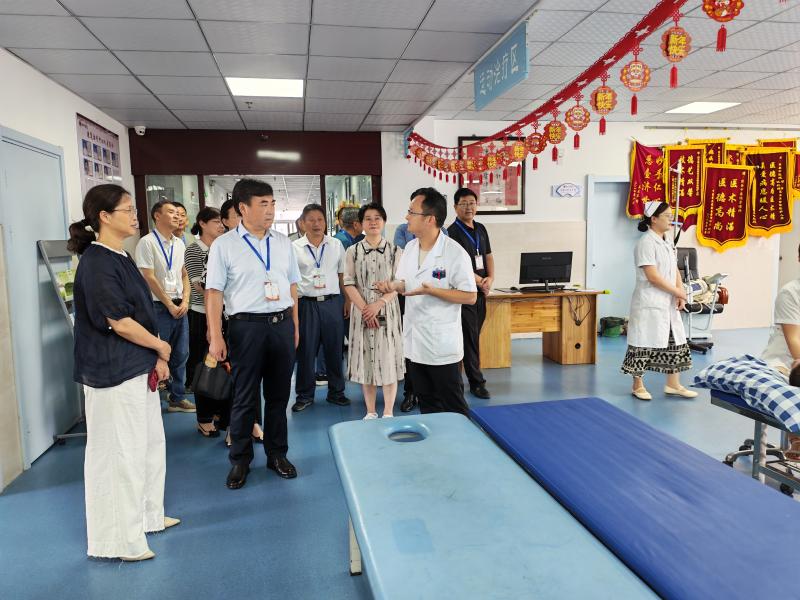 县人大常委会开展人大代表视察活动